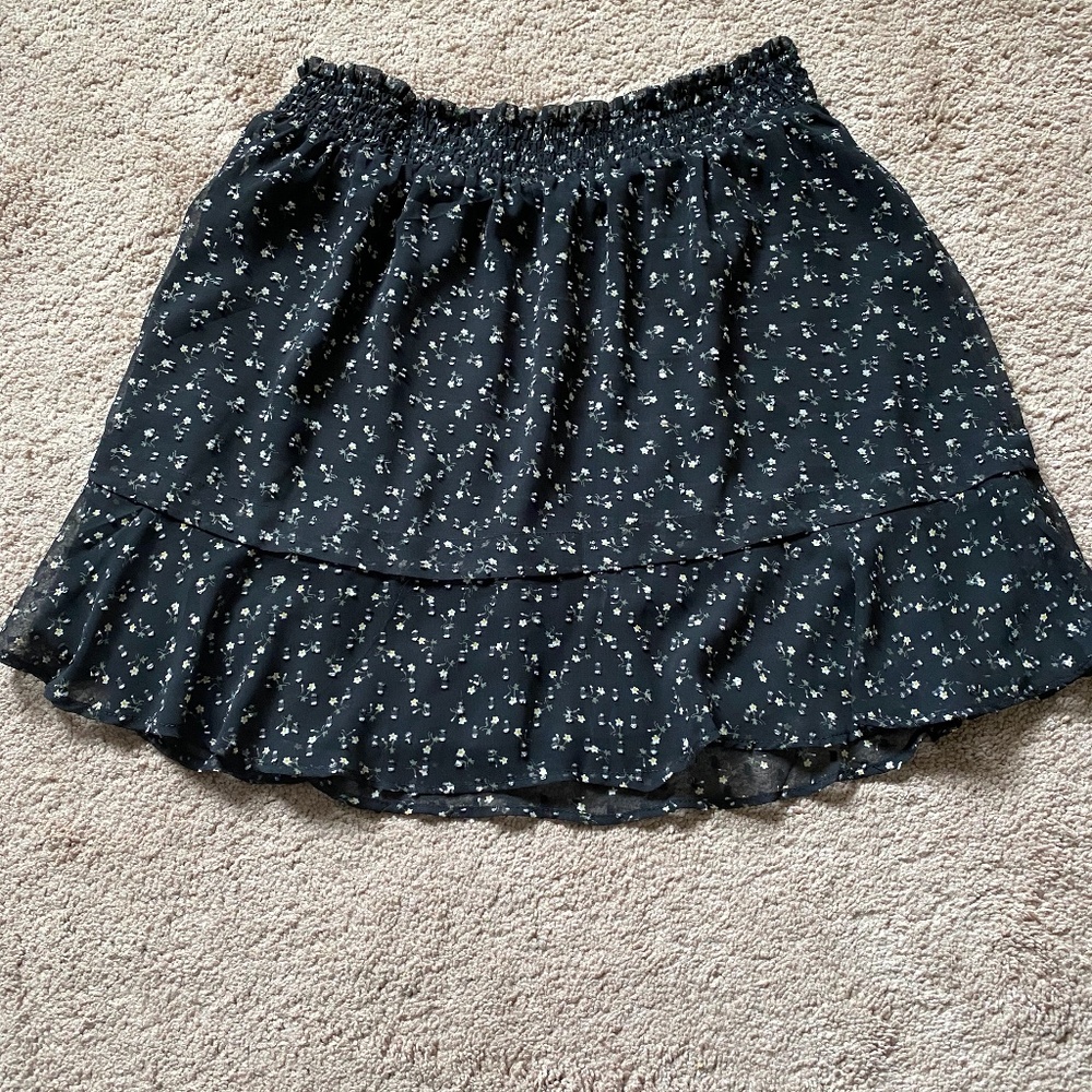 NWT! CeCe Floral Mini Skirt - Size Large
